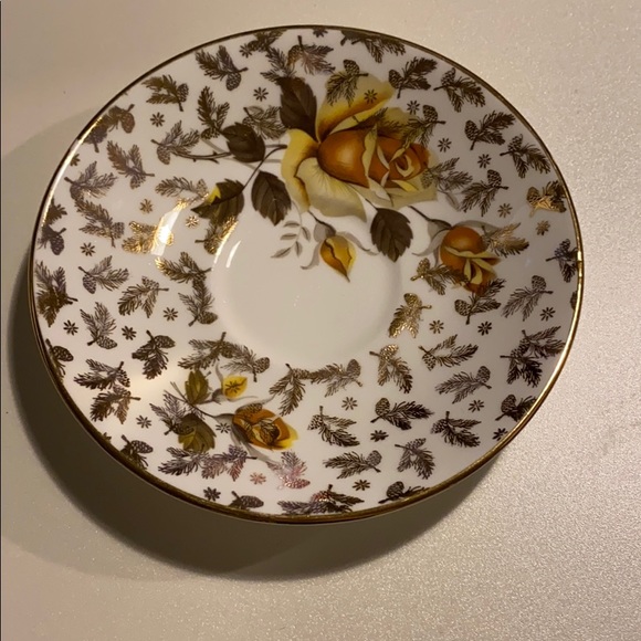 Royal Tara floral China teacup candle set - Picture 4 of 10